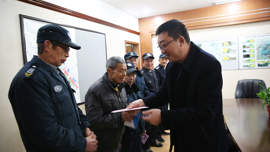 康居集团董事长_董事长办公室图片
