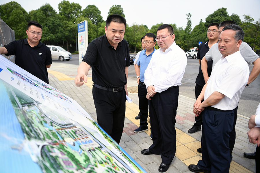市委副书记,市长元方督导绵投集团城建攻坚行动重点项目