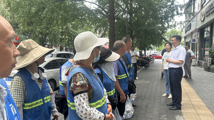 市国资委调研停车公司防暑降温工作