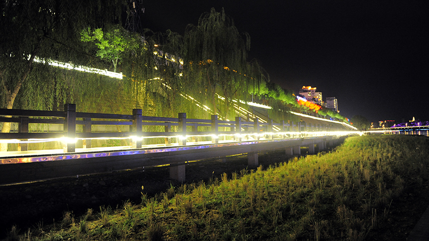 婉若游龙韩家脊休闲步道亮化初步完成