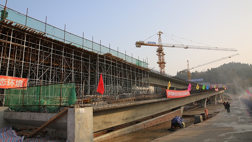 0101一环路南段东延线项目雾化施工作业