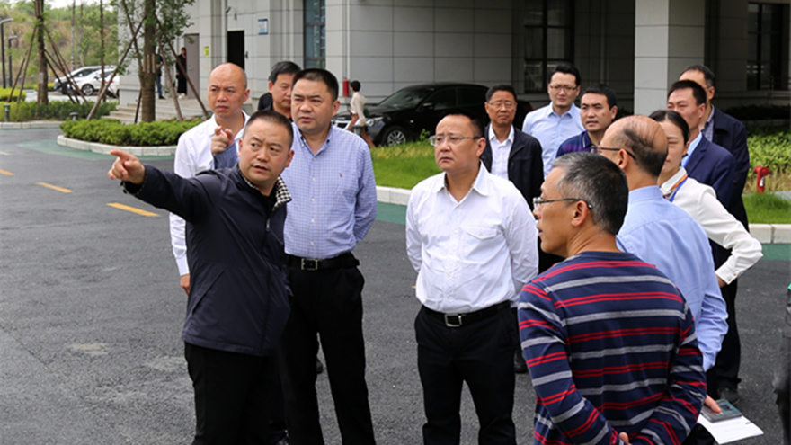 市委常委、常务副市长颜超现场调研_副本