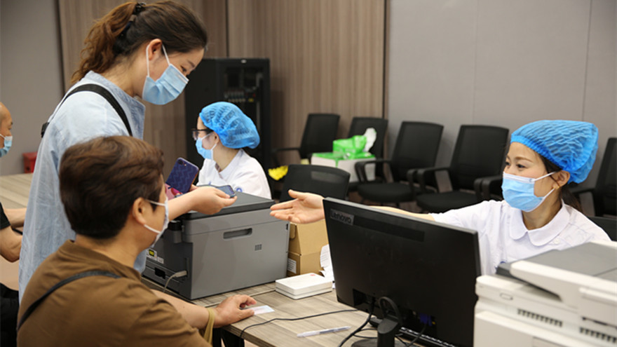 图片2:现场复审工作 图片2:现场复审工作