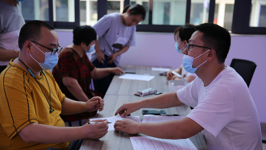 图片1:现场登记工作 图片1:现场登记工作