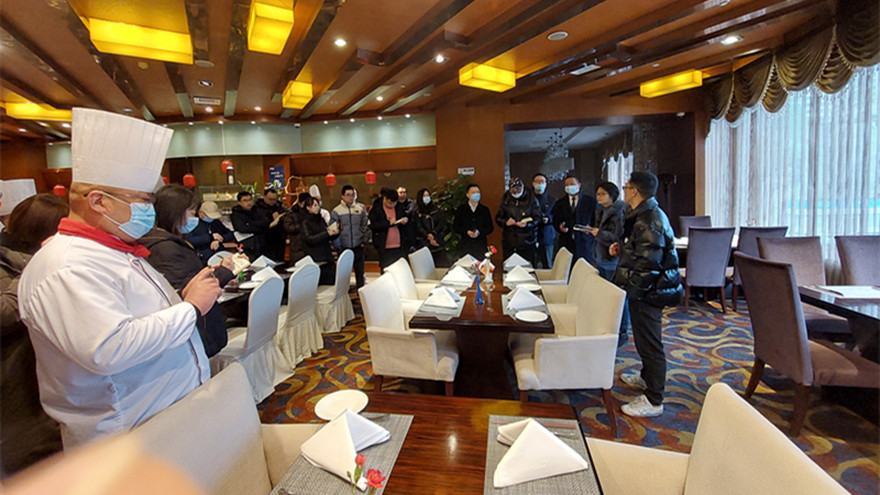 燃气集团安保部部长王荣在绵州酒店现场授课_副本