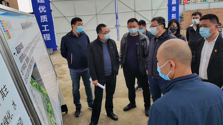 4月7日,集团党委委员、副总经理倪丹分别前往城南体育公园、滨河南路、南山路补短板项目施工现场办公 4月7日,集团党委委员、副总经理倪丹分别前往城南体育公园、滨河南路、南山路补短板项目施工现场办公