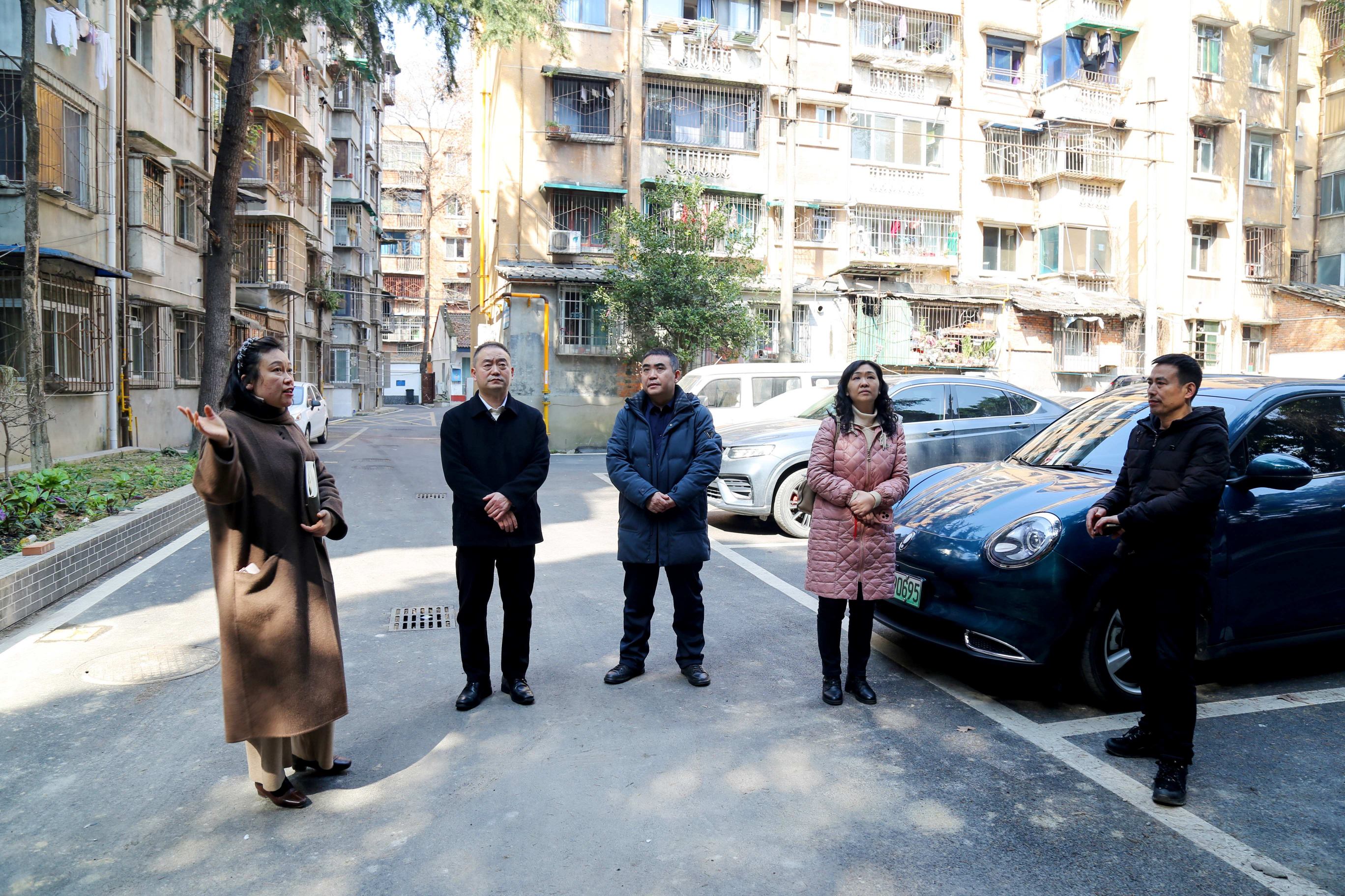 王书记带队检查安全 - 副本.jpg 王书记带队检查安全 - 副本.jpg